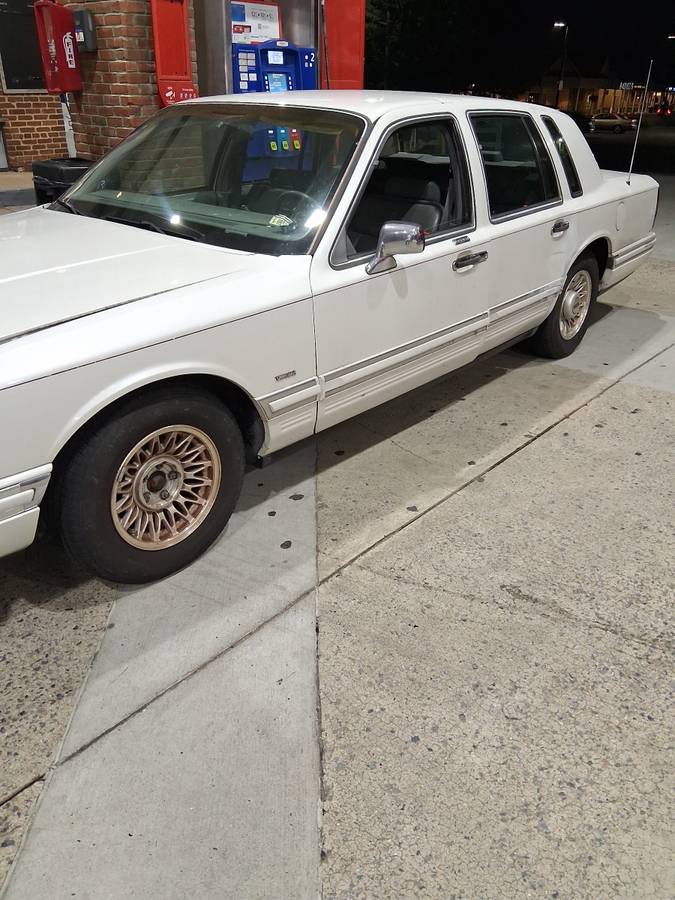 Lincoln-town-car-cartier-1994-3