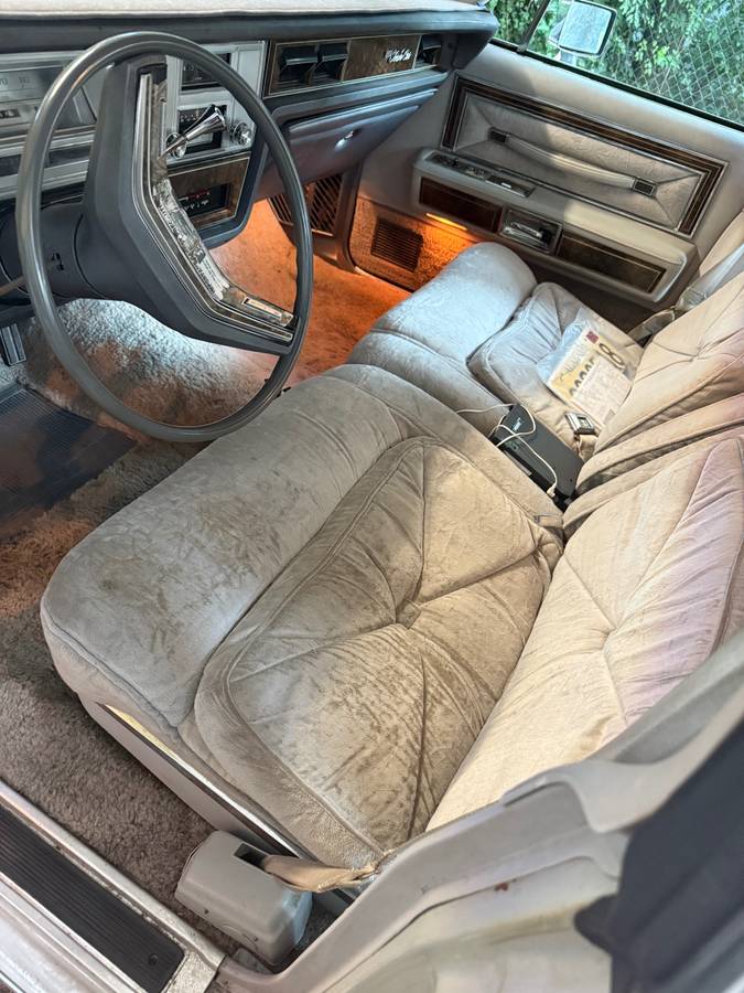 Lincoln-town-car-executive-1978-3