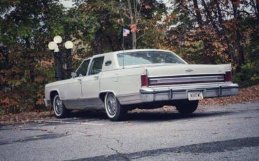 Lincoln-town-car-executive-1978-4