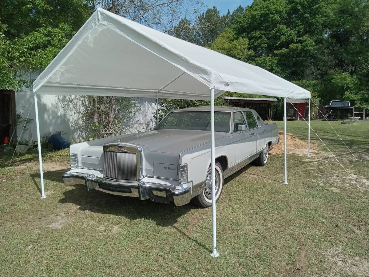Lincoln-town-car-executive-1978