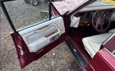 Lincoln-town-car-executive-1989-red-3