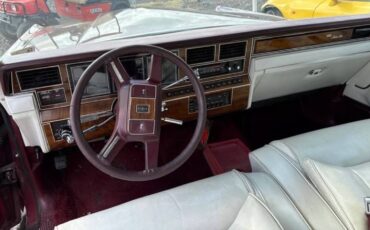 Lincoln-town-car-executive-1989-red-6