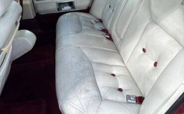 Lincoln-town-car-executive-1989-red-8