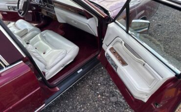 Lincoln-town-car-executive-1989-red-9