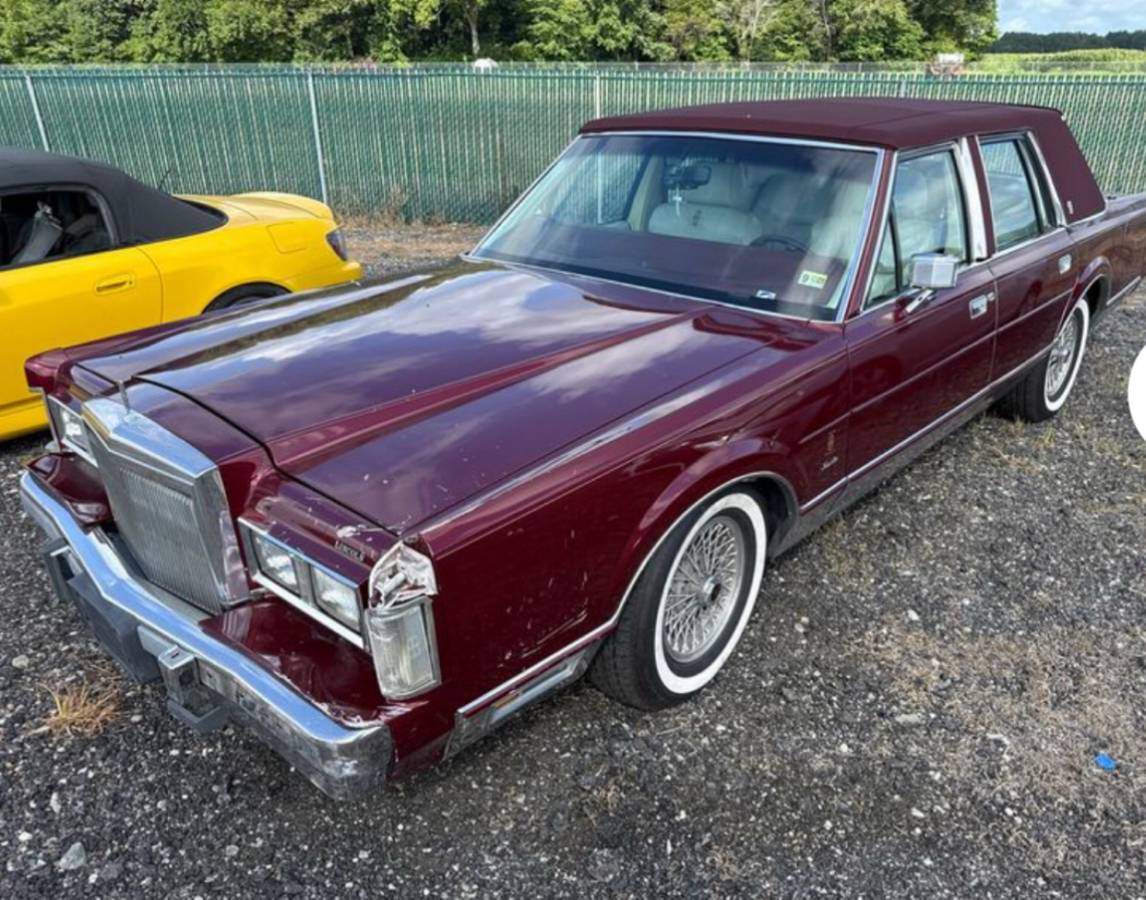 Lincoln-town-car-executive-1989-red
