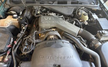 Lincoln-town-car-executive-1995-green-10