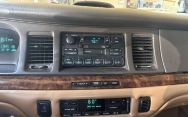 Lincoln-town-car-executive-1995-green-13