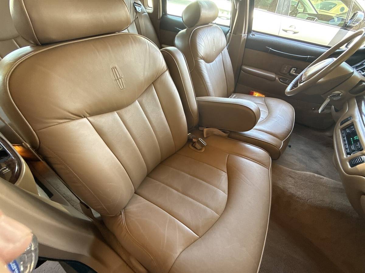 Lincoln-town-car-executive-1995-green-15