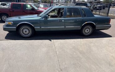 Lincoln-town-car-executive-1995-green-3