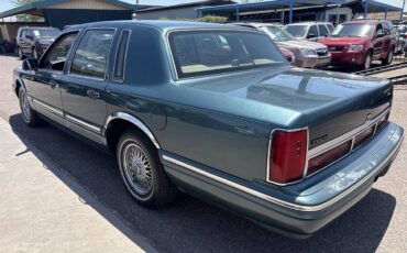 Lincoln-town-car-executive-1995-green-5