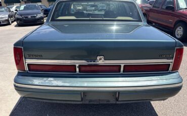 Lincoln-town-car-executive-1995-green-6