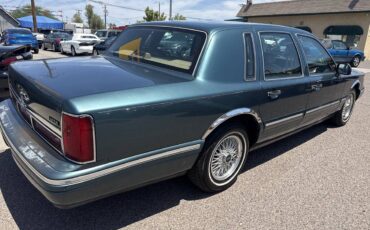 Lincoln-town-car-executive-1995-green-7