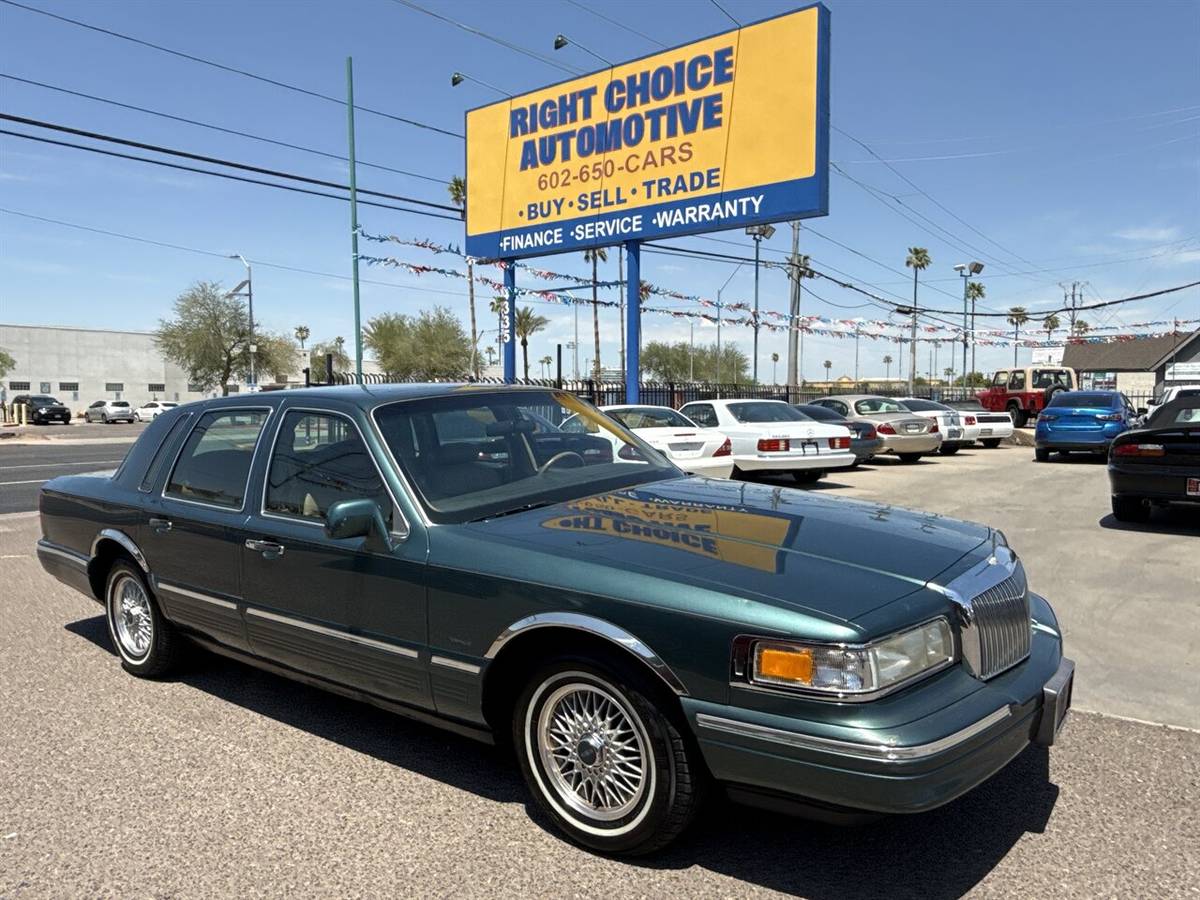 Lincoln-town-car-executive-1995-green