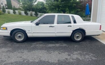 Lincoln-town-car-executive-1995-white-4