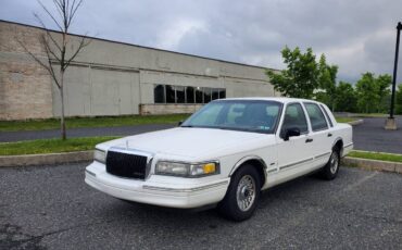 Lincoln-town-car-executive-1995-white-6