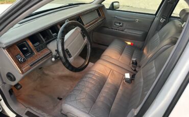 Lincoln-town-car-executive-series-1994-white-5