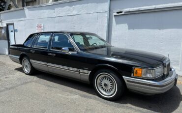 Lincoln-town-car-signature-1990-1