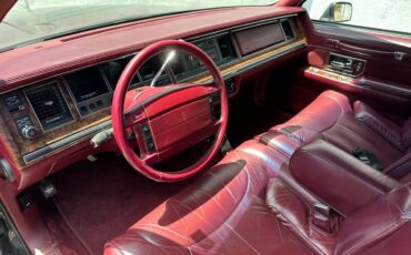 Lincoln-town-car-signature-1990-10