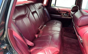 Lincoln-town-car-signature-1990-13