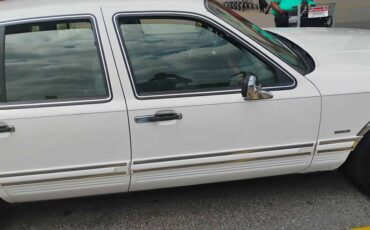 Lincoln-town-car-signature-1994-white-3