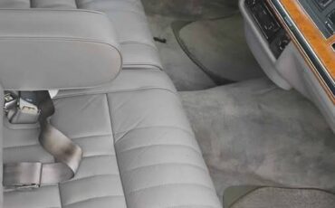 Lincoln-town-car-signature-1994-white-5