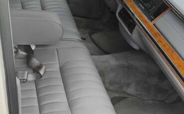 Lincoln-town-car-signature-1994-white-8