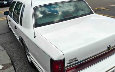 Lincoln-town-car-signature-1994-white-9