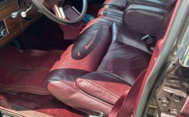 Lincoln-town-car-signature-edition-1988-purple