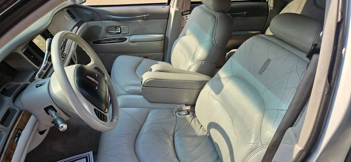 Lincoln-town-car-signature-spinnaker-edition-1995-silver-12