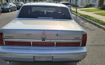 Lincoln-town-car-signature-spinnaker-edition-1995-silver-7