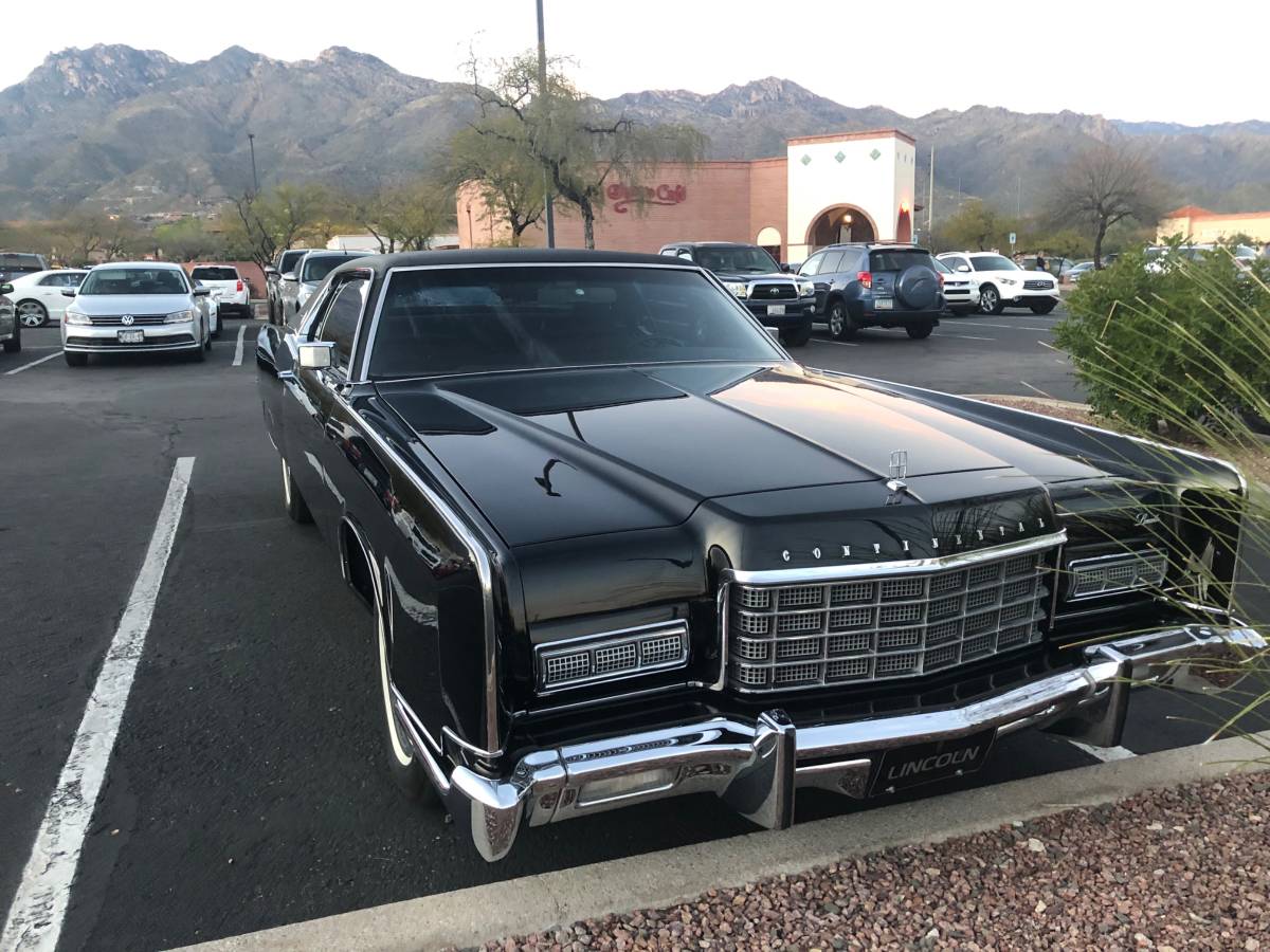 Lincoln-town-coupe-1973-black-10