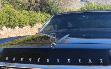 Lincoln-town-coupe-1973-black-13