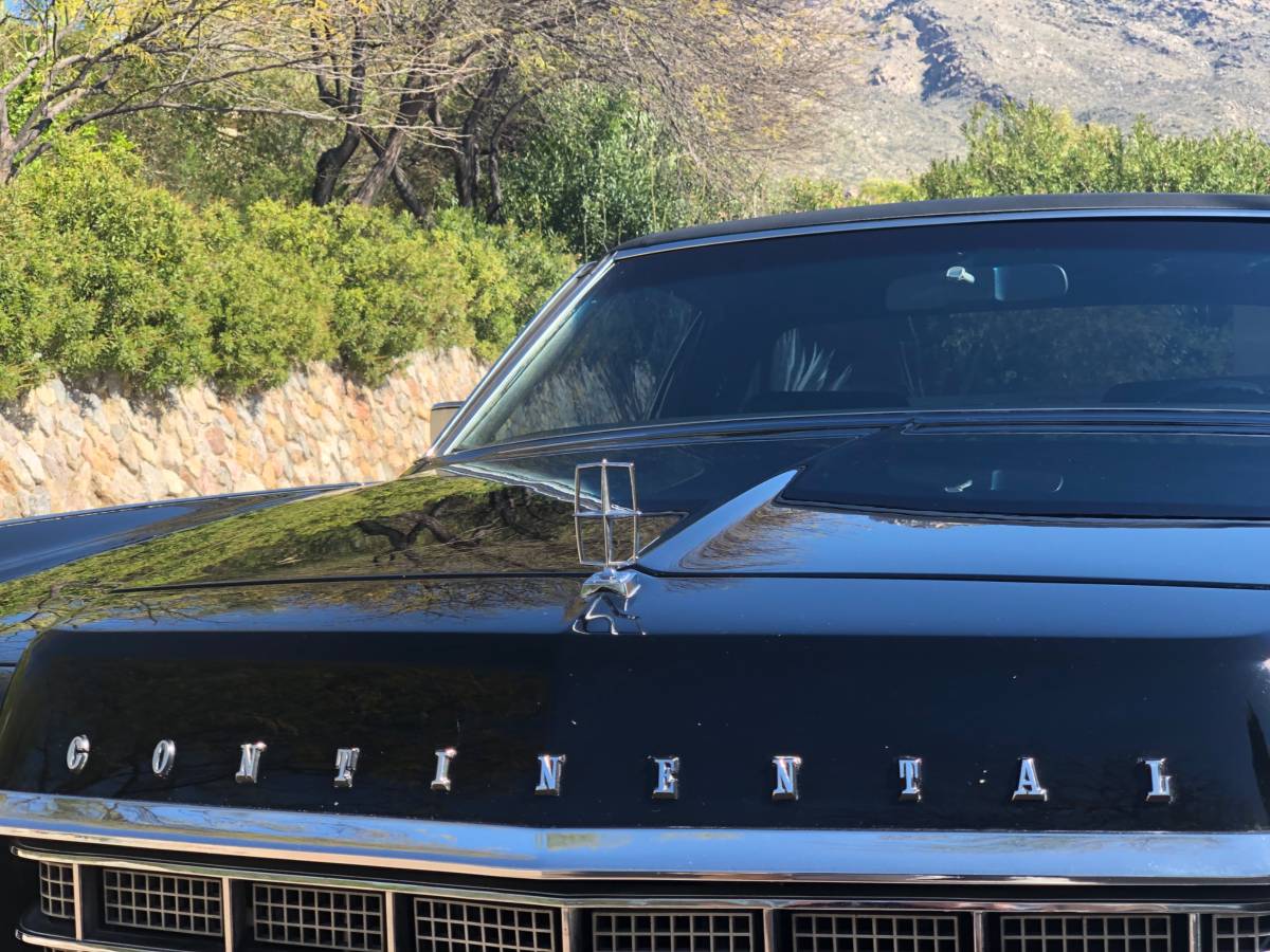 Lincoln-town-coupe-1973-black-13