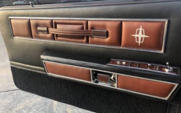 Lincoln-town-coupe-1973-black-2