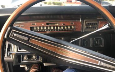 Lincoln-town-coupe-1973-black-3
