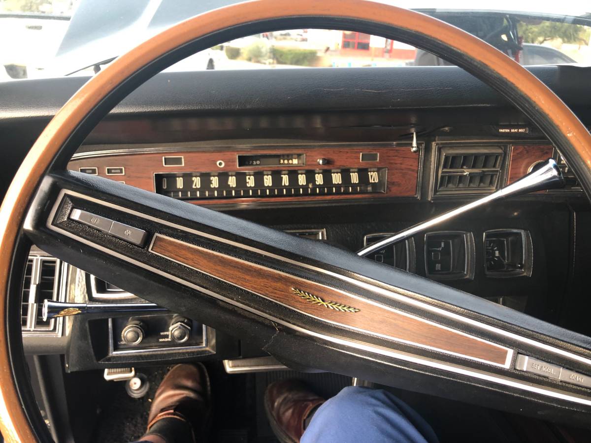 Lincoln-town-coupe-1973-black-3