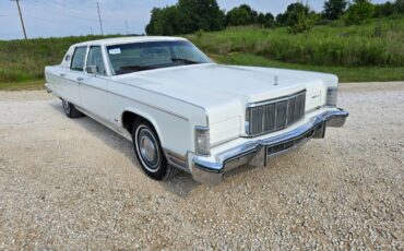Lincoln-towncar-1976-1