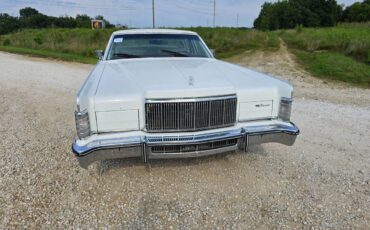 Lincoln-towncar-1976-10
