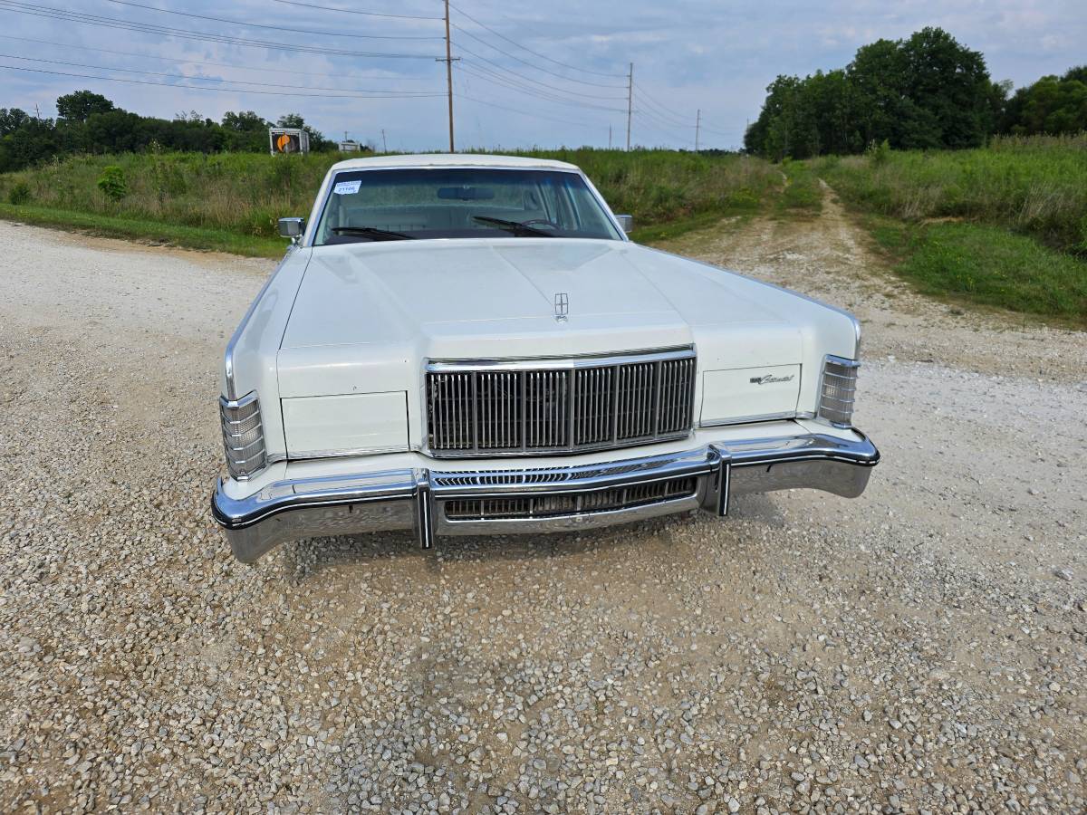 Lincoln-towncar-1976-10