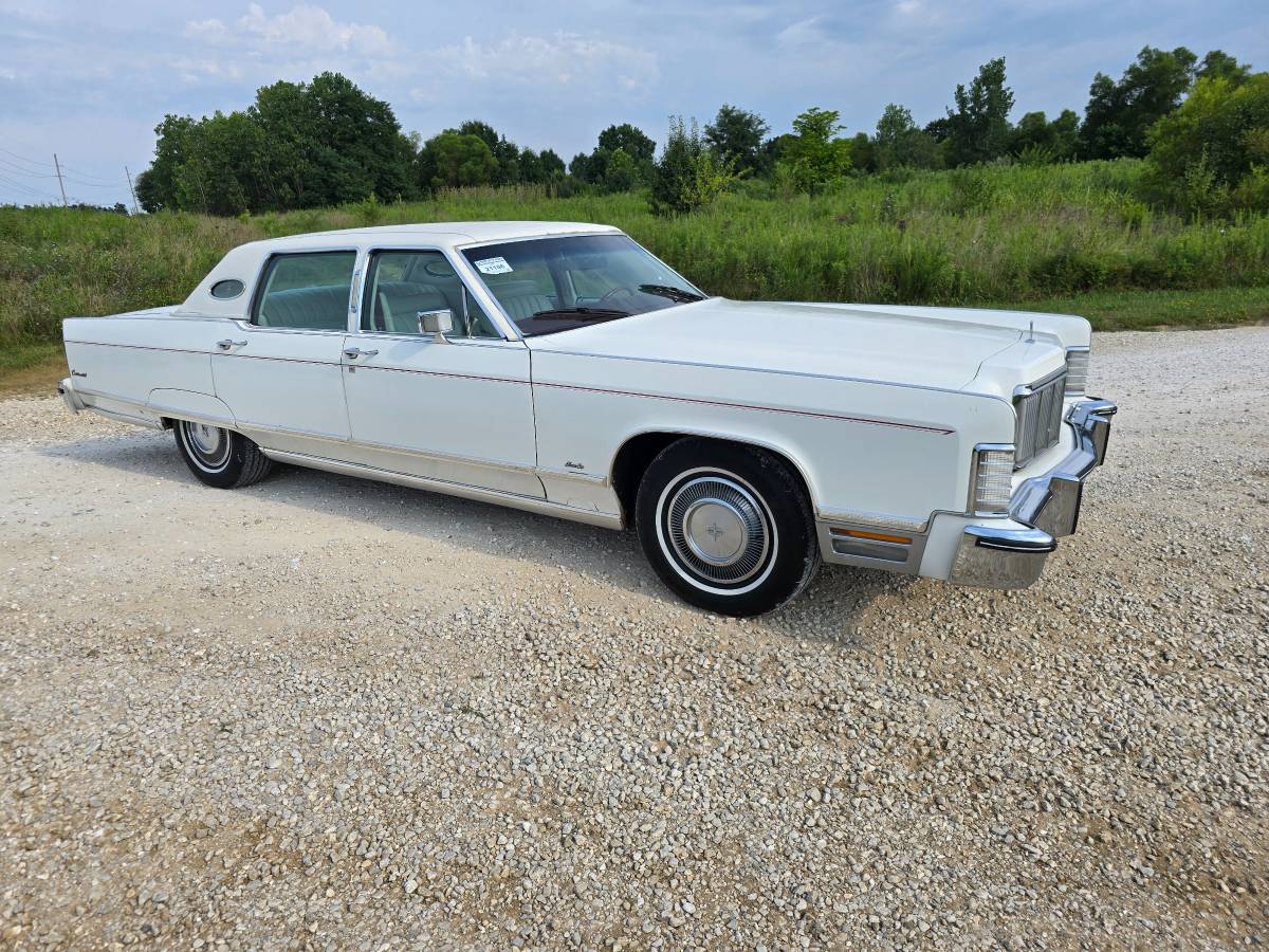Lincoln-towncar-1976-23