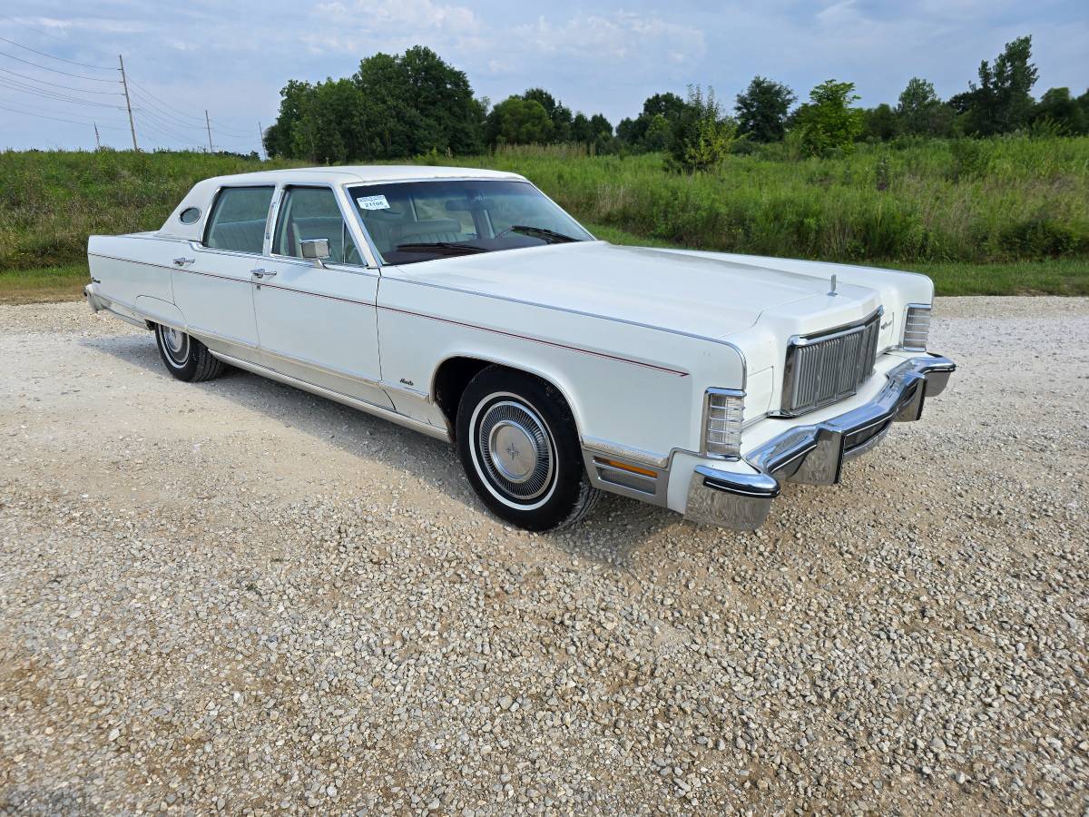 Lincoln-towncar-1976