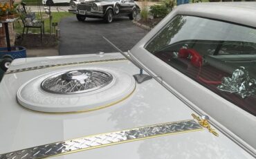 Lincoln-towncar-1989-white-2