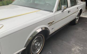 Lincoln-towncar-1989-white-8