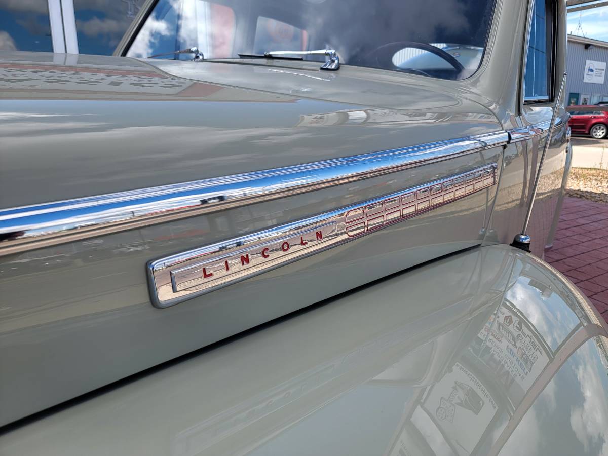 Lincoln-zephyr-1946-5