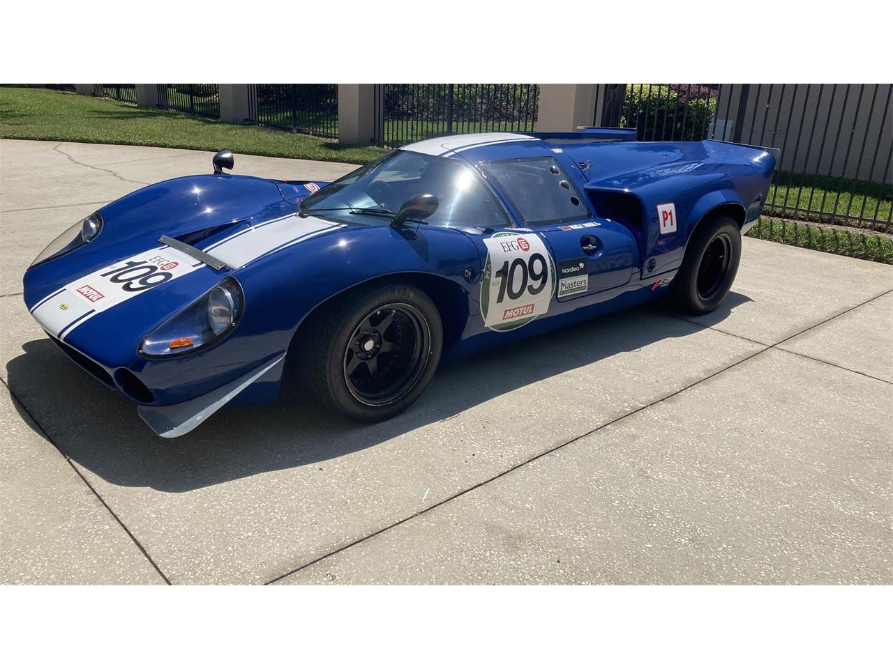 Lola-T-70-1967-Blue-Aluminium-1