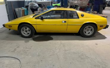 Lotus-Esprit-1978-Coupe-1