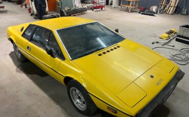 Lotus-Esprit-1978-Coupe-3