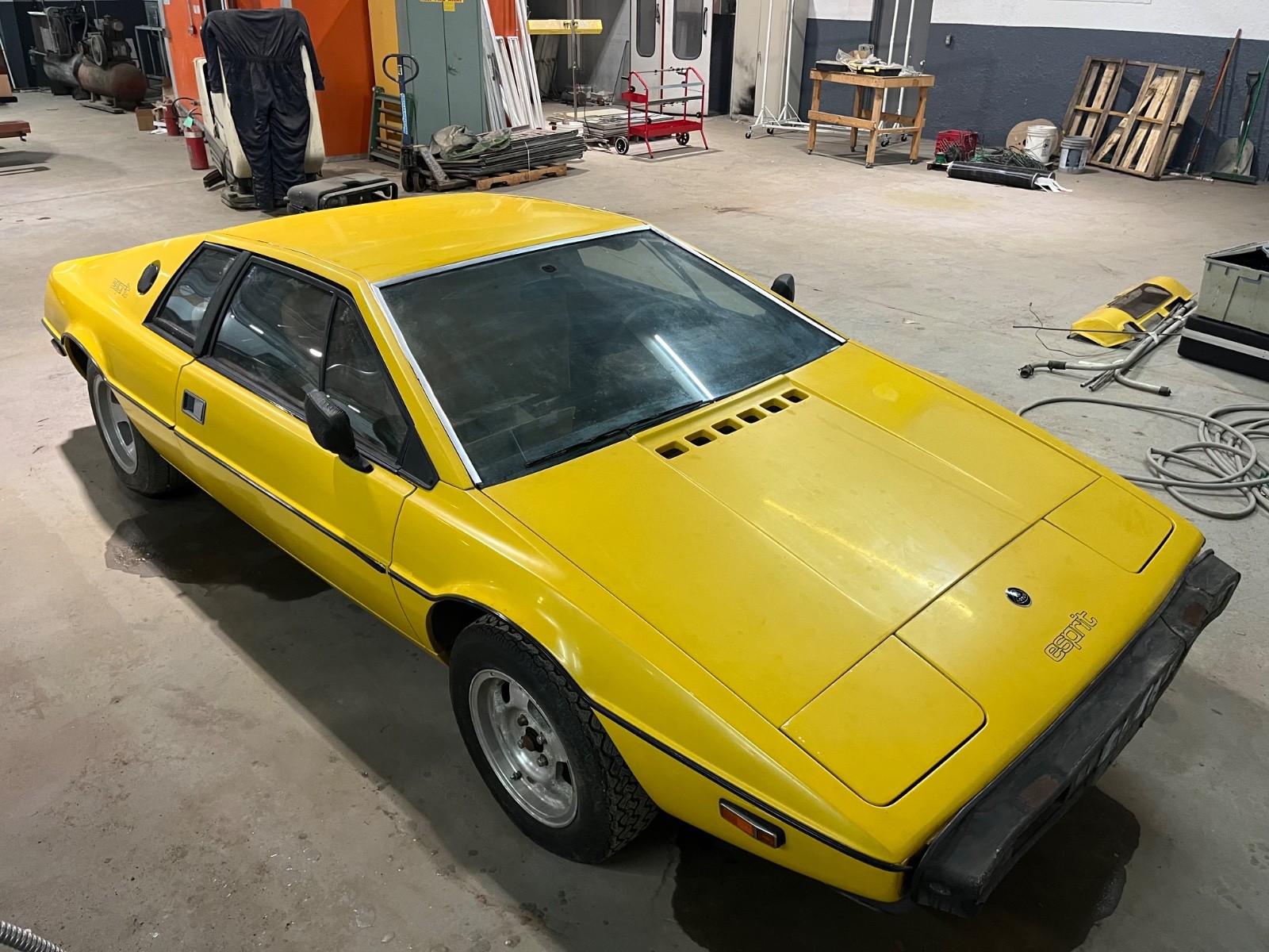 Lotus-Esprit-1978-Coupe-3