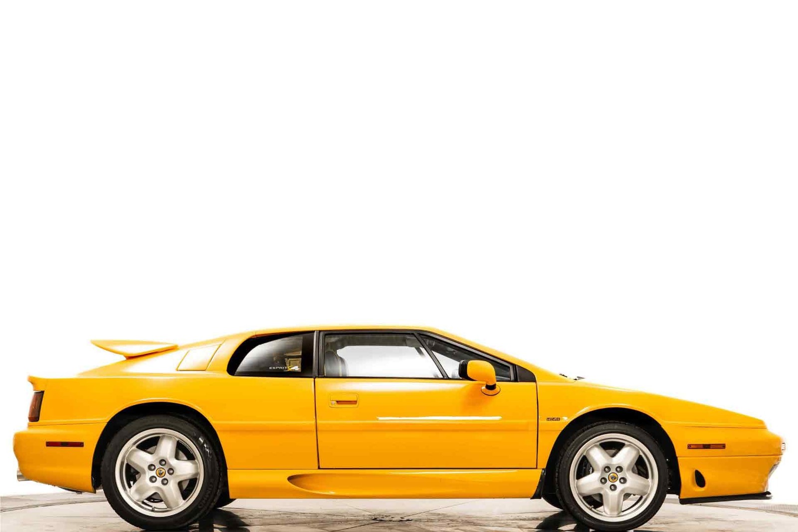 Lotus-Esprit-1995-2D-Coupe-1