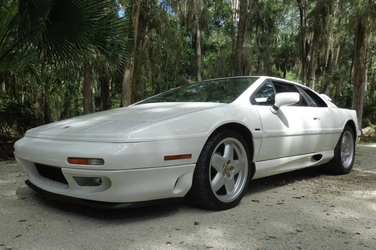 Lotus-turbo-esprit-s4-1994-white-1